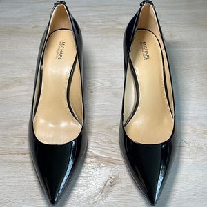 Michael Kors size 10 black patent leather pumps, never worn!